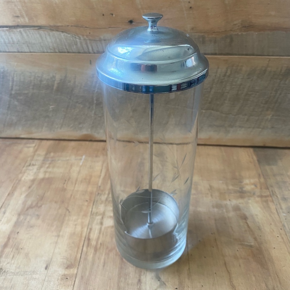 Crystal Straw Dispenser
